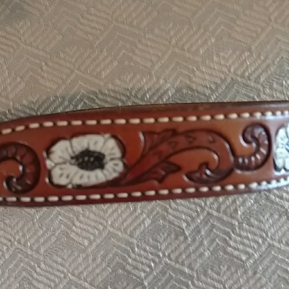 VTG Floral Scrollwork Hand Tooled Leather Belt - Picture 5 of 7